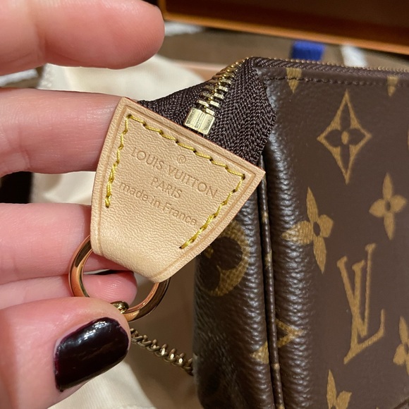 Louis Vuitton Monogram Mini Pochette - Picture 2 of 5
